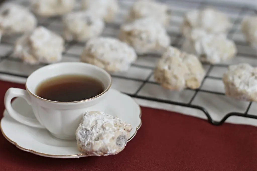 Italian Pecan Meltaways - Cookies with a Cup of Espresso
